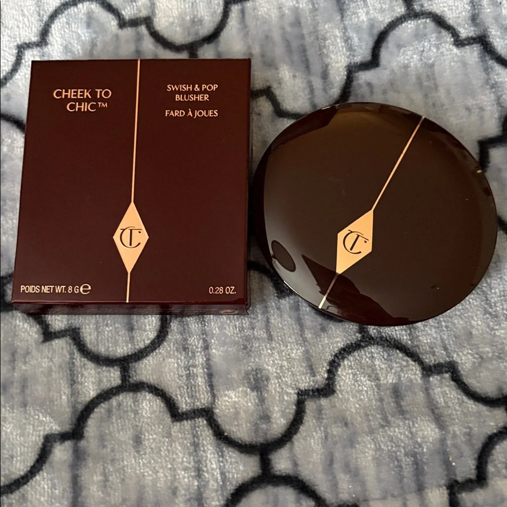 Charlotte Tilbury Cheek to Chic Swish & Pop Blusher in The Climax